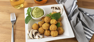 Boulettes vegan de patate douce au quinoa, sauce avocat