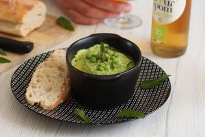 Houmous de petits pois à la menthe